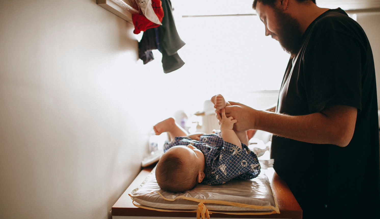 Planning for paternity leave and how a Virtual Assistant can help UK leaders prepare, pause, and return smoothly