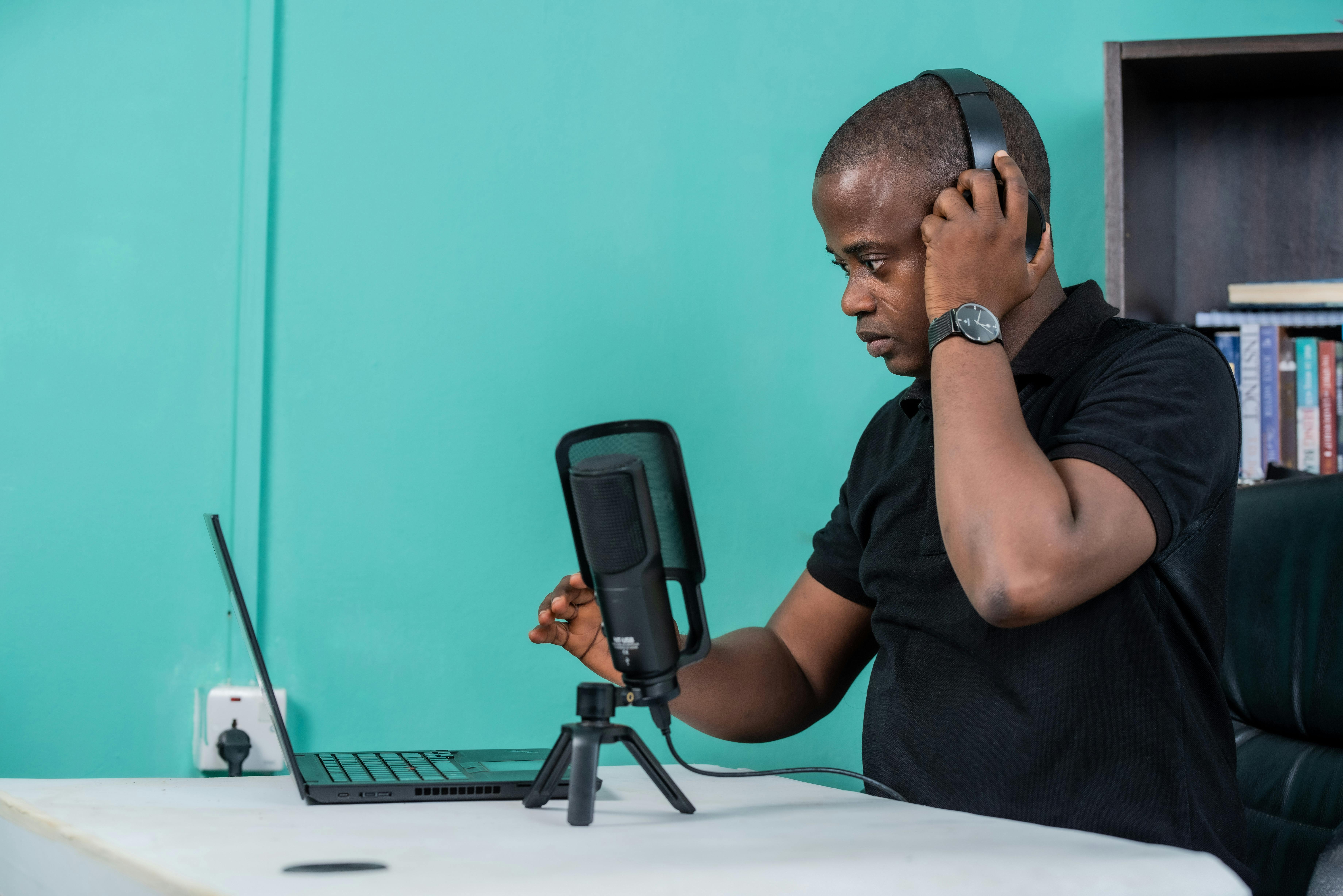 How to pitch yourself as a podcast guest